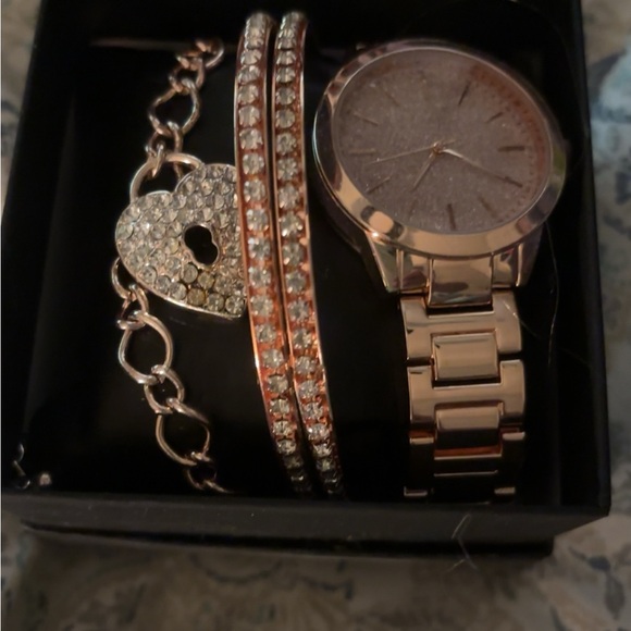 Torrid rose gold watch/bangle and bracelet set new never worn - Picture 3 of 3